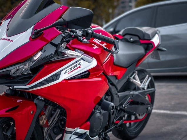 Erschwingliche Honda CBR400R Motorrad Verkleidung 2022 - Rot Weiss