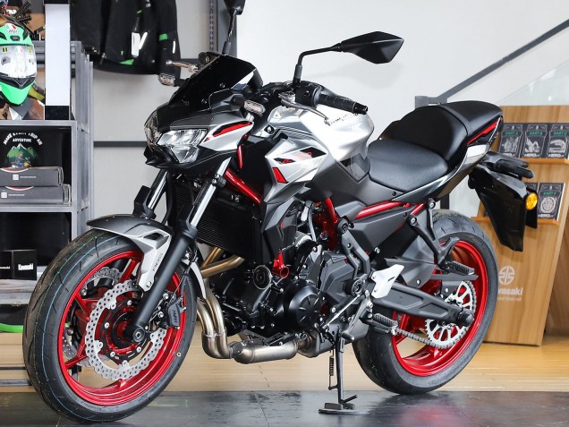 Erschwingliche Kawasaki Ninja Z650 Motorrad Verkleidung 2020-2023 - Schwarz Silber Rot