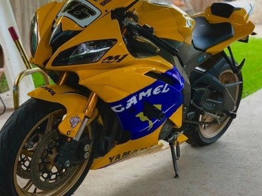Erschwingliche Yamaha YZF 600 R6 Motorrad Verkleidung 2008-2016 - Gelb Blau Kamel Motul Michelin