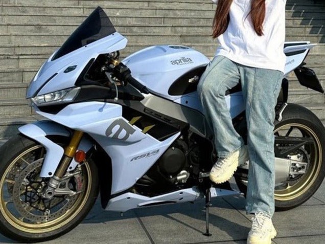 Erschwingliche Aprilia RSV4 1100 Motorrad Verkleidung 2021-2024 - Matt Hellblau