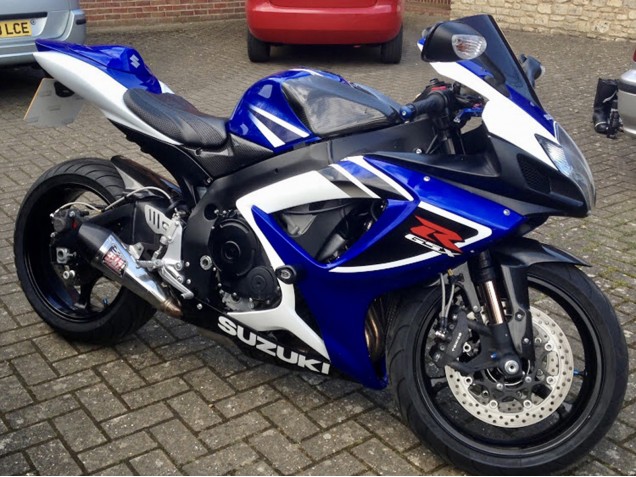 Erschwingliche Suzuki GSXR 750 Motorrad Verkleidung 2006-2007 - Weiss Blau Schwarz Streifen